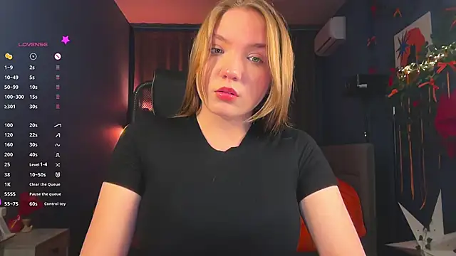 Snapshot of RebeccaEglitis chatting on 7, 5, 2026 RebeccaEglitis online show from 7, 5, 2026