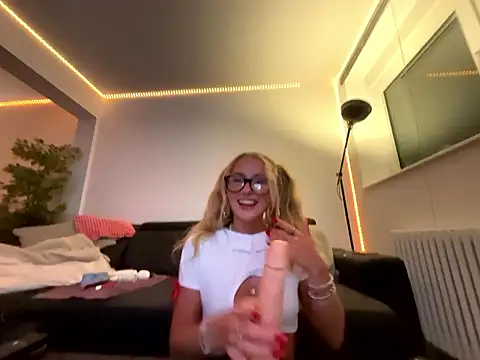 goddesemiiyy online show from 10, 1, 2026