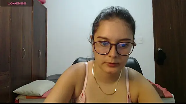 CarlaLorez online show from 14, 6, 2026