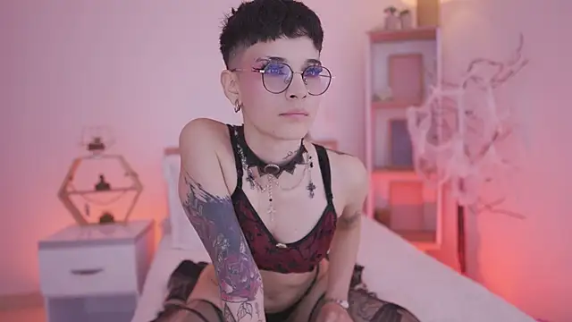 Giia Moretti  online show from 5, 11, 2025