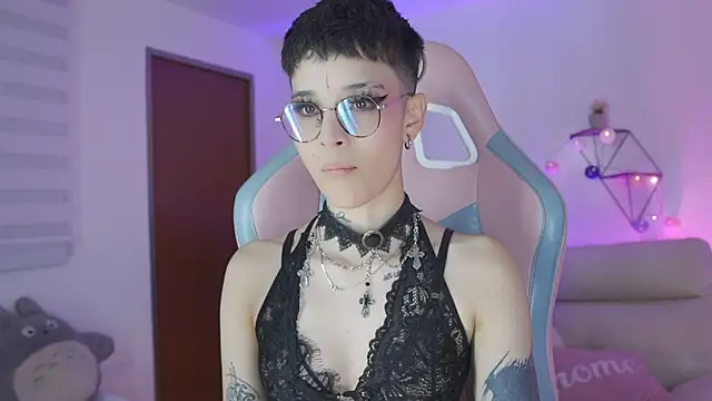 Giia Moretti  online show from 7, 11, 2025