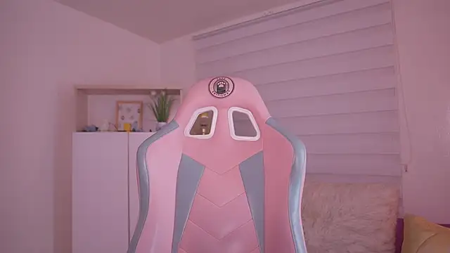 Giia Moretti  online show from 18, 11, 2025