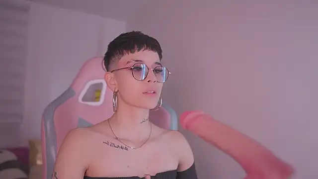 Giia Moretti  online show from 28, 11, 2025