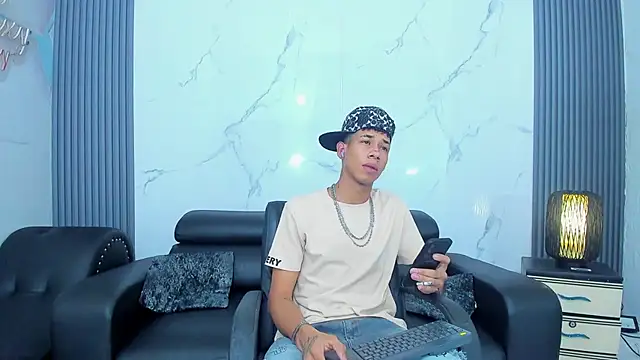 Little nicoll online show from 3, 6, 2026