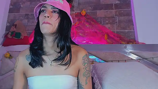 tahhlia rouge online show from 25, 11, 2025