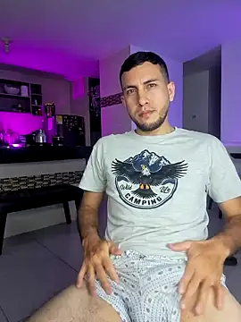 Snapshot of Alessfuck_friends chatting on 7, 10, 2025 Alessfuck friends online show from 7, 10, 2025