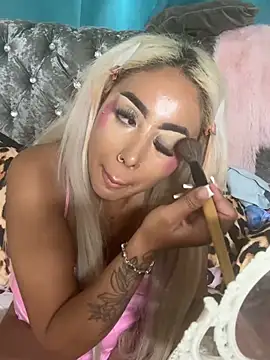 zara bellexx online show from 9, 4, 2026