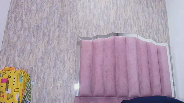 lilylovely  online show from 4, 11, 2025