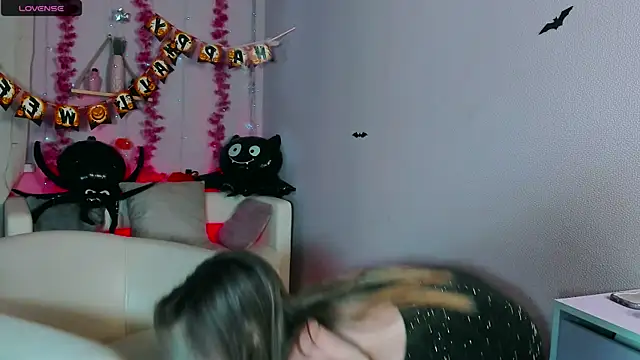  BellaClark online show from 31, 10, 2025