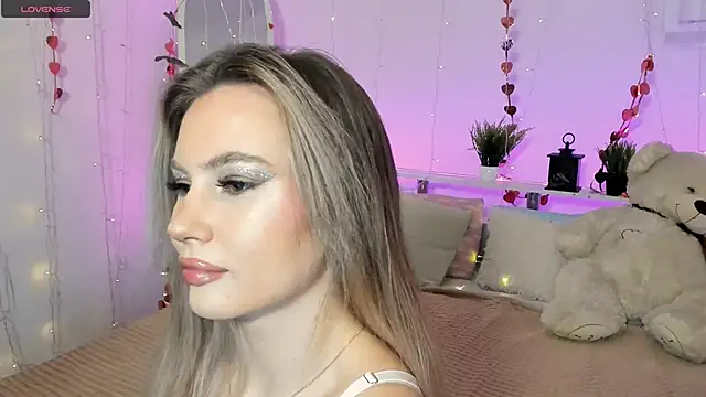  BellaClark online show from 16, 11, 2025