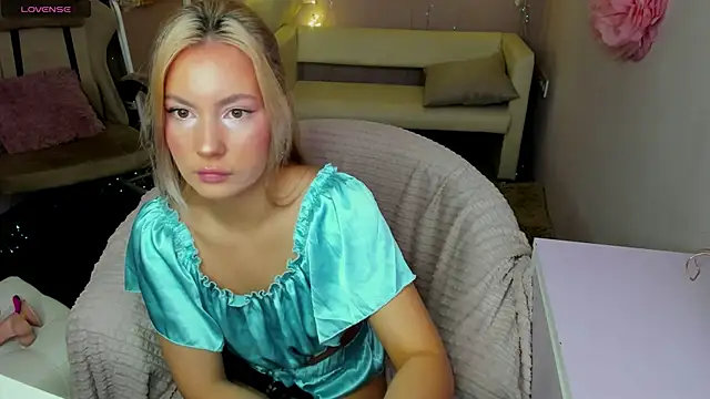  BellaClark online show from 3, 5, 2026