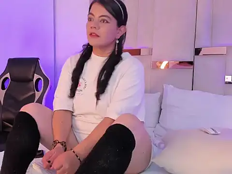 Snapshot of DayanaNaughty chatting on 25, 10, 2025 DayanaNaughty online show from 25, 10, 2025