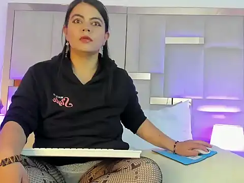 Snapshot of DayanaNaughty chatting on 24, 10, 2025 DayanaNaughty online show from 24, 10, 2025