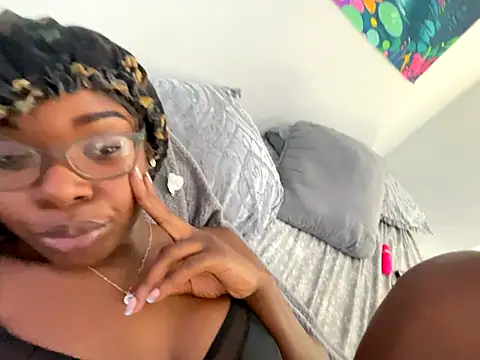Snapshot of twerkaholic120 chatting on 25, 10, 2025 twerkaholic120 online show from 25, 10, 2025