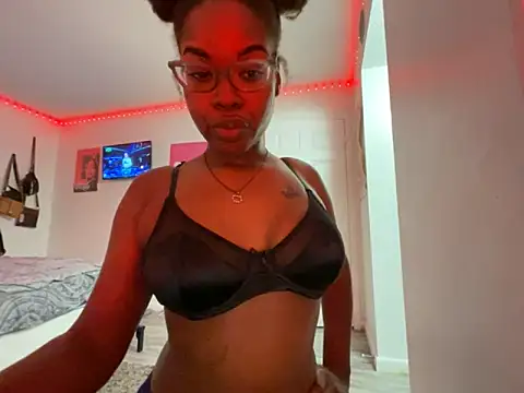 Snapshot of twerkaholic120 chatting on 17, 10, 2025 twerkaholic120 online show from 17, 10, 2025