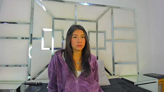 Mia clark18 online show from 10, 10, 2025