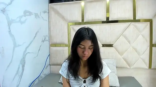 Mia clark18 online show from 15, 11, 2025