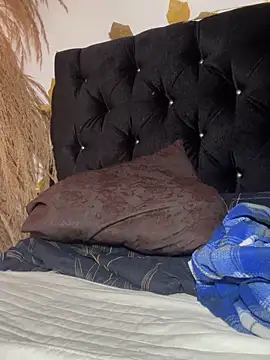 SiaraRealist online show from 12, 4, 2026