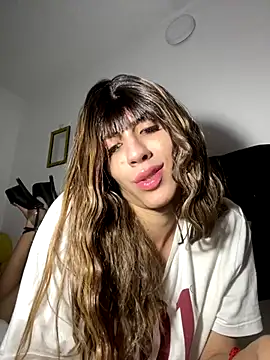 SiaraRealist online show from 10, 11, 2025