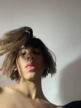 SiaraRealist online show from 4, 4, 2026