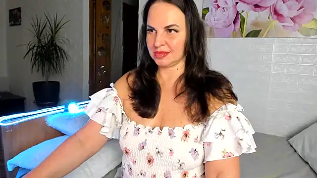 Snapshot of MIRAA_LUV chatting on 12, 7, 2026 MIRAA LUV online show from 12, 7, 2026