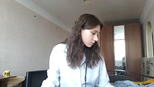 Snapshot of MiaLovelyOne chatting on 23, 10, 2025 MiaLovelyOne online show from 23, 10, 2025