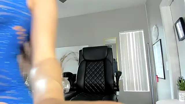 Snapshot of Myonnathegod chatting on 16, 11, 2025 Myonnathegod online show from 16, 11, 2025