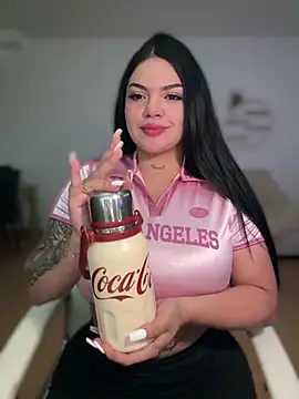 dulcemarianh  online show from 13, 7, 2026