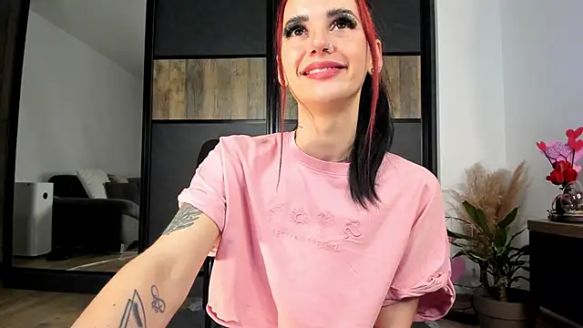 Snapshot of JacquelineHex chatting on 5, 2, 2026 JacquelineHex online show from 5, 2, 2026