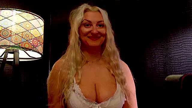 LeticiaReys online show from 7, 2, 2026