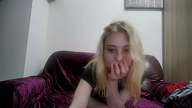 Snapshot of cinnamon-xx chatting on 14, 5, 2026 cinnamon-xx online show from 14, 5, 2026
