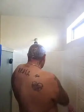 Snapshot of B1GLO chatting on 14, 11, 2025 B1GLO online show from 14, 11, 2025