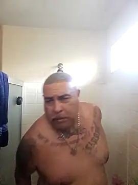 Snapshot of B1GLO chatting on 12, 11, 2025 B1GLO online show from 12, 11, 2025