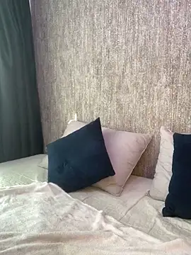 KarinaFlowers  online show from 11, 11, 2025