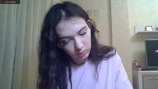 Snapshot of CeyaLier chatting on 19, 6, 2026 CeyaLier online show from 19, 6, 2026