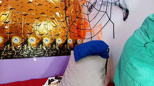 Snapshot of lu_mystic chatting on 8, 10, 2025 lu mystic online show from 8, 10, 2025