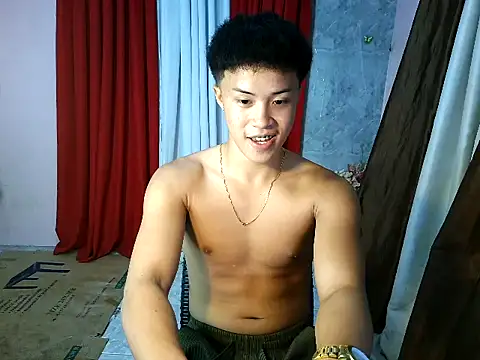 Snapshot of ur_naughtyboy_patrick chatting on 21, 10, 2025 ur naughtyboy patrick online show from 21, 10, 2025