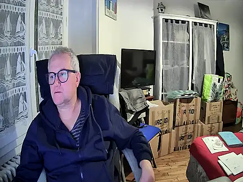 Snapshot of macdut67 chatting on 5, 2, 2026 macdut67 online show from 5, 2, 2026