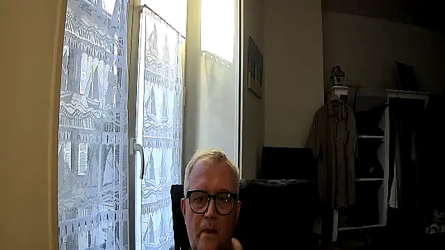 Snapshot of macdut67 chatting on 7, 10, 2025 macdut67 online show from 7, 10, 2025