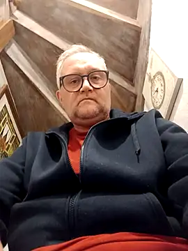 Snapshot of macdut67 chatting on 10, 10, 2025 macdut67 online show from 10, 10, 2025