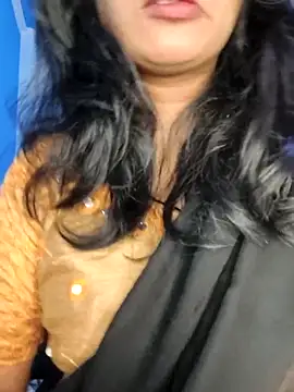 Snapshot of Janu-hasena chatting on 5, 4, 2026 Janu-hasena online show from 5, 4, 2026