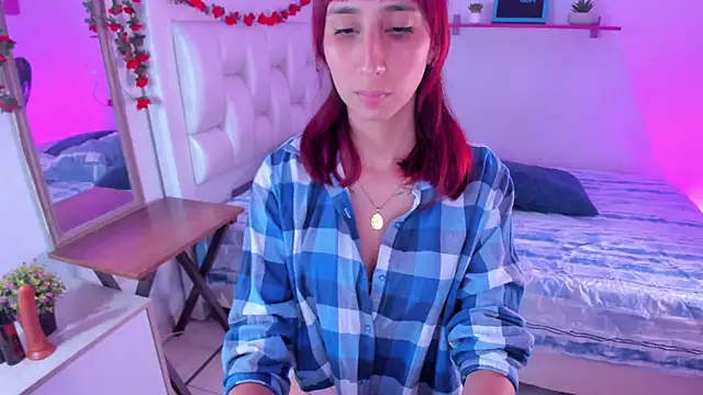 Laaura-Velez online show from 28, 11, 2025