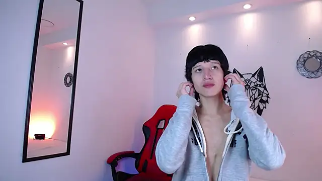 Emo Boy  online show from 15, 12, 2025