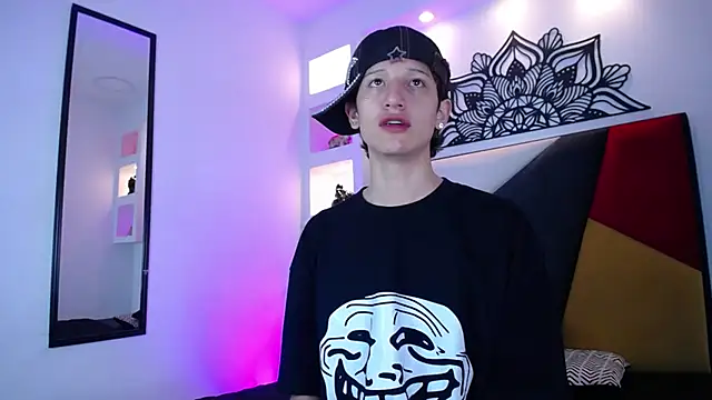 Emo Boy  online show from 14, 1, 2026