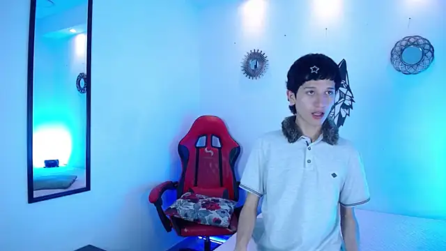 Emo Boy  online show from 8, 1, 2026