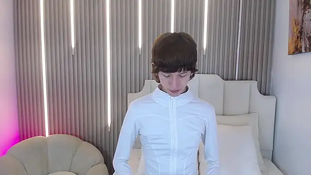 Emo Boy  online show from 31, 3, 2026