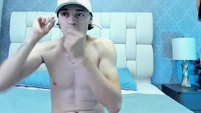 Snapshot of nicollandjhon chatting on 28, 11, 2025 nicollandjhon online show from 28, 11, 2025