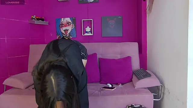 Aranzza Ross online show from 19, 11, 2025