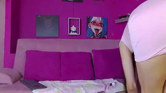 Aranzza Ross online show from 21, 11, 2025