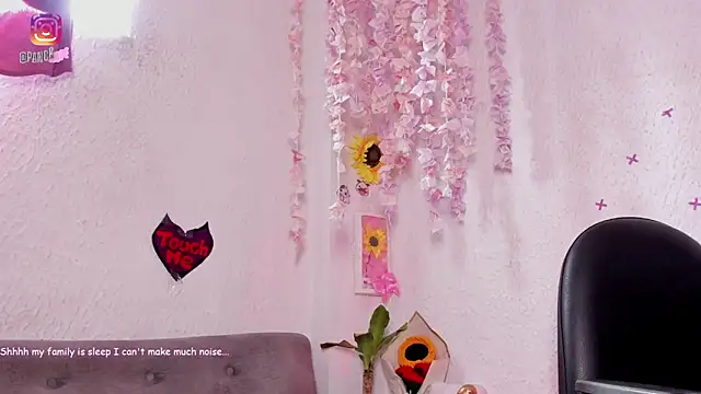 Snapshot of Emilycollei chatting on 15, 2, 2026 Emilycollei online show from 15, 2, 2026